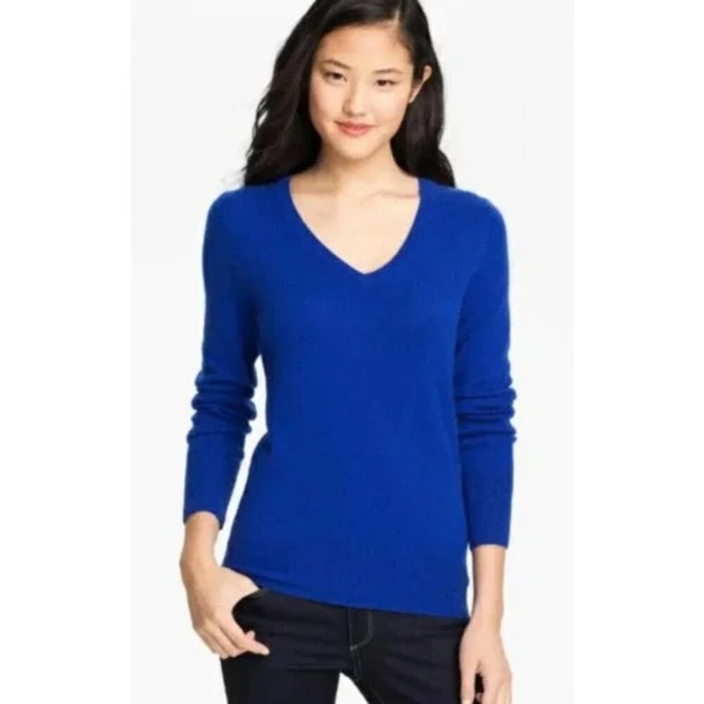 Women’s Blue V-Neck Cashmere Sweater